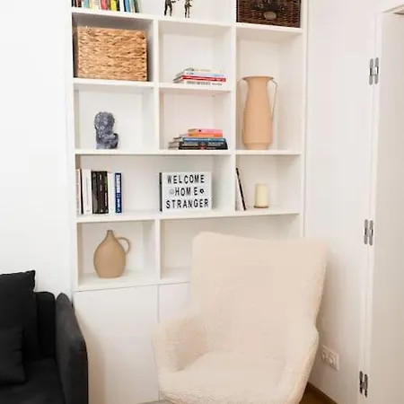 Apartman Center Stylish Quiet Street Hosts 5 People Szófia