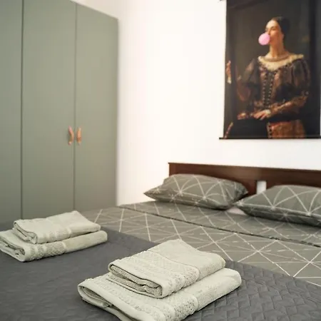 Center Stylish Quiet Street Hosts 5 People Apartamento Sofía